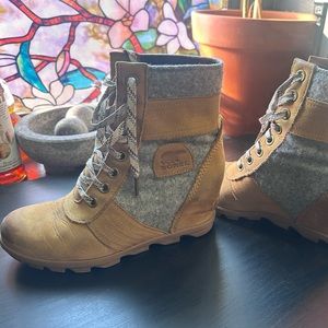 Sorel Joan of the Arctic Wedge Lexie Boots in Tan